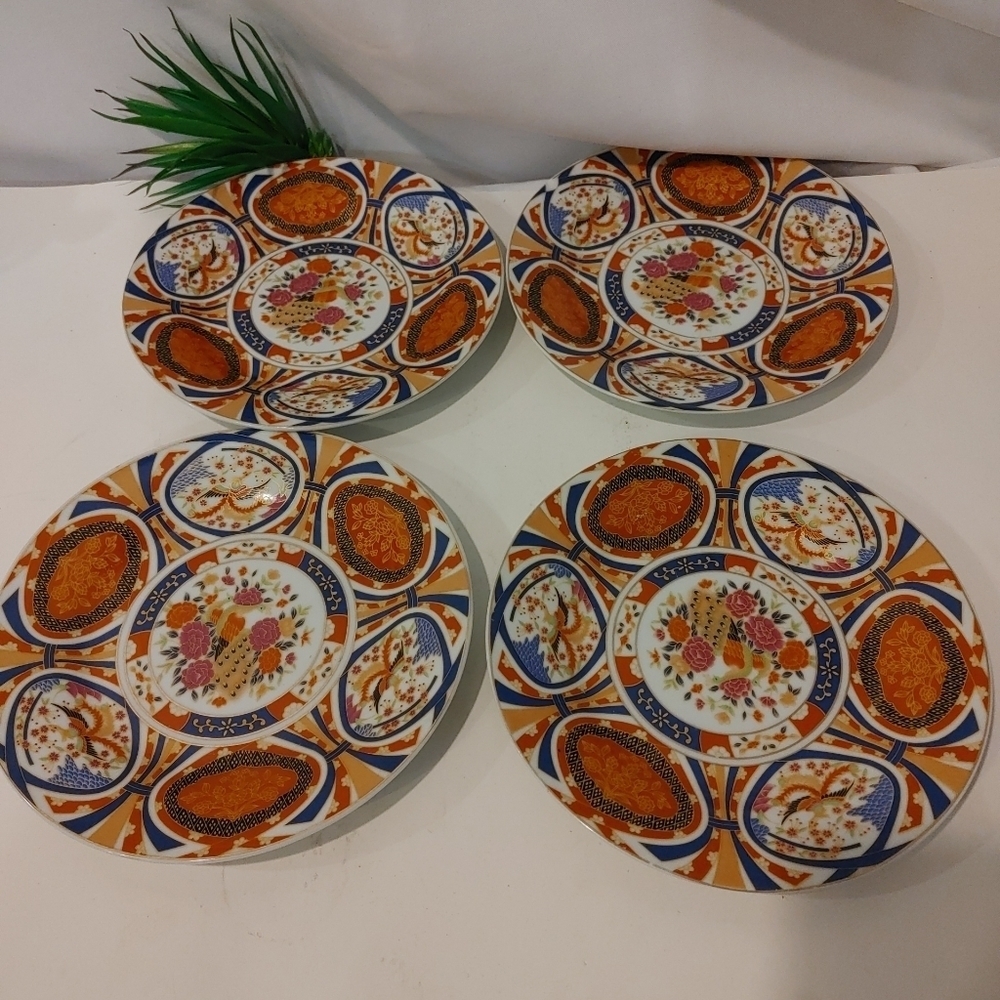 Set of 4 Gryphon ware Decorated Wall Plates 7.5"